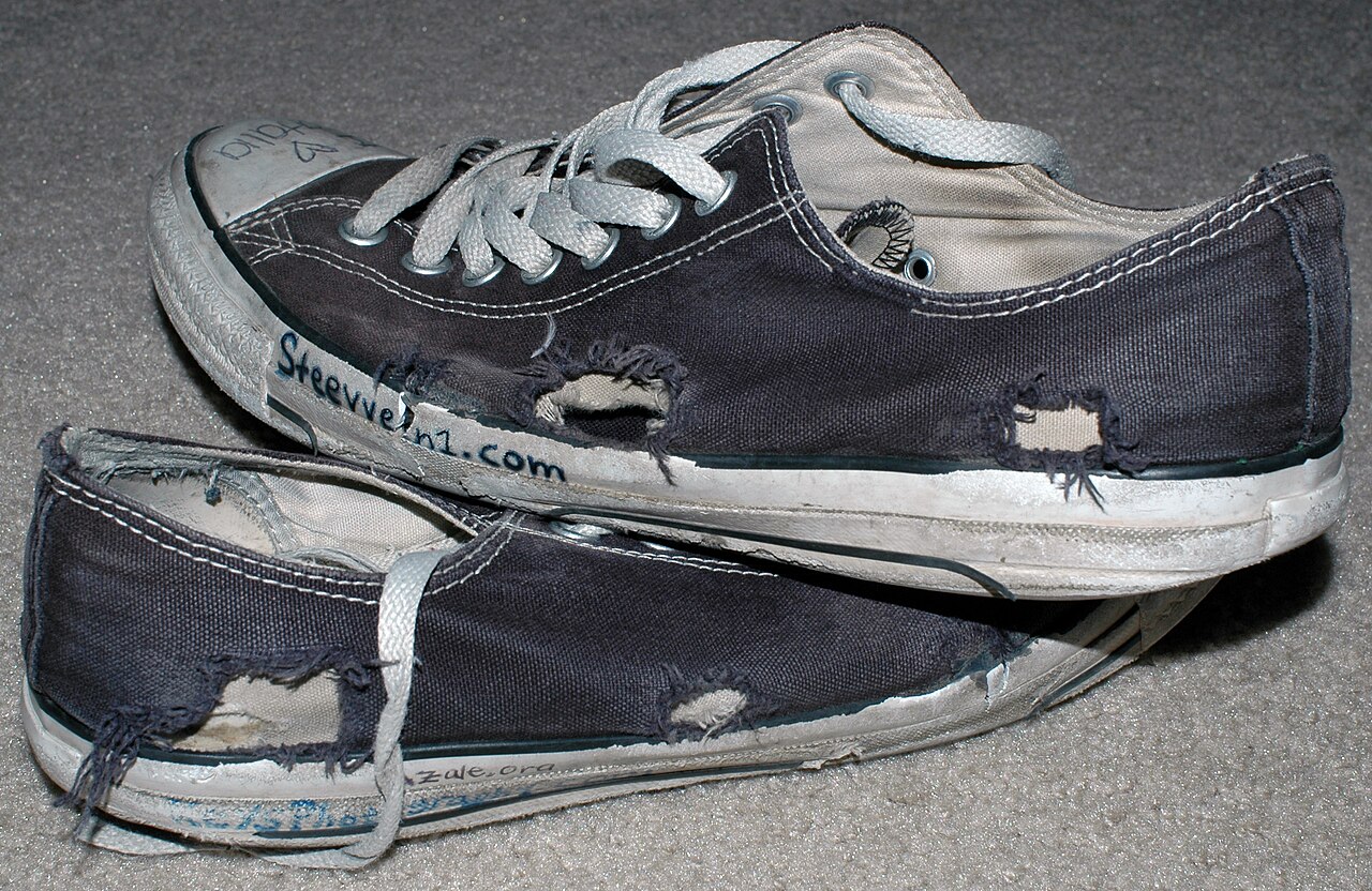 Converse Chuck Taylor All Star — 履き込んだ一足。グランジ〜定番